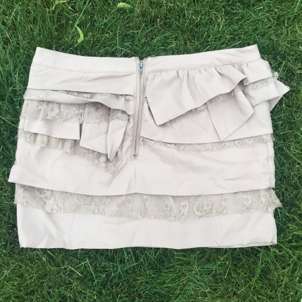 TAN RUFFLE LACE SKIRT - Picture 2 of 2